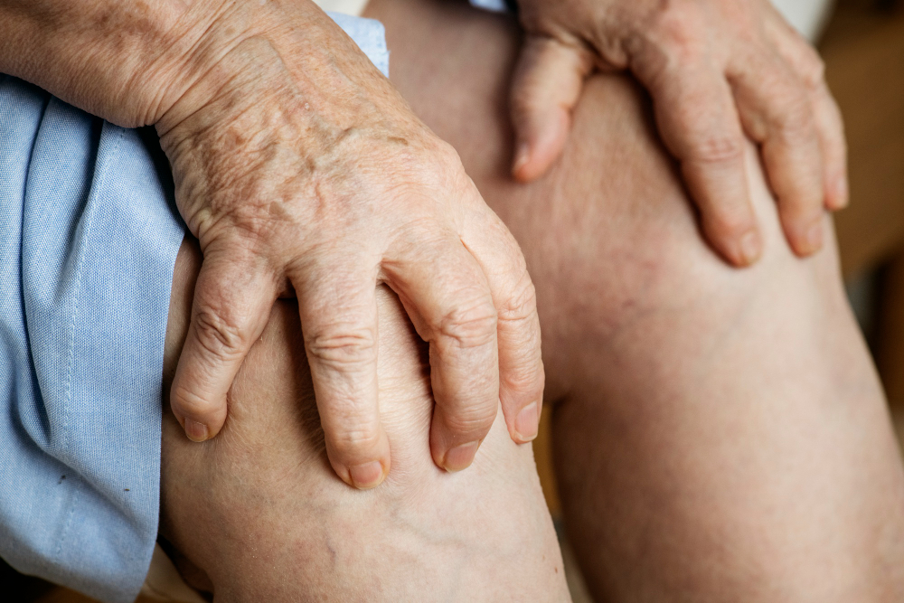 Swelling Below The Knee: Causes & Treatment