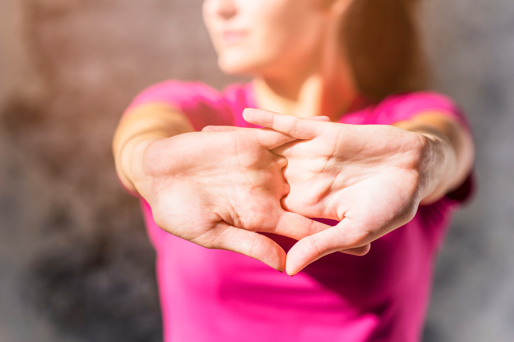 Causes of Noisy Finger Joints: What You Need to Know