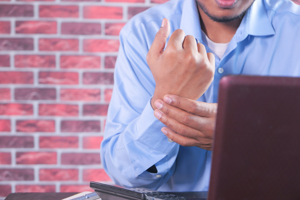 Understanding Carpal Tunnel Syndrome and How to Manage It