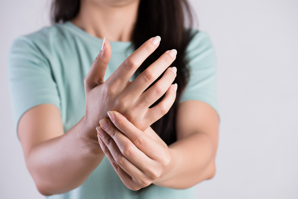 Navigating Life With Carpal Tunnel Syndrome: Insight and Solutions