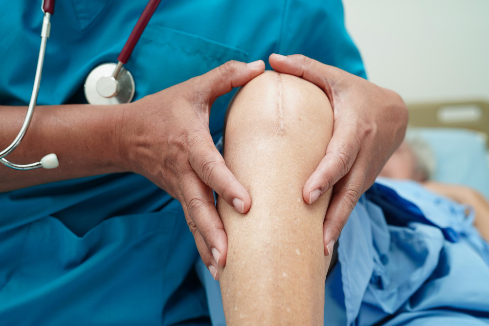 What is the Difference Between A Partial and Total Knee Replacement?