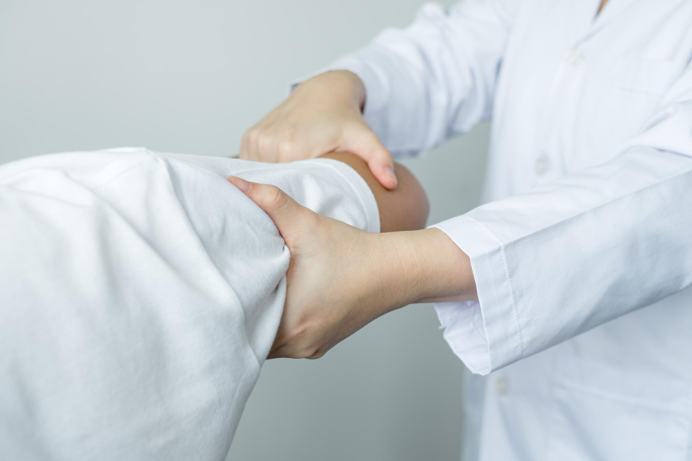 Recover Faster: A Guide to Minimally Invasive Elbow Surgery