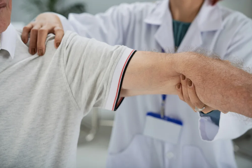 Subtle Shoulder Injury Signs You Shouldn't Ignore
